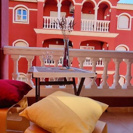Apartamento Rojo Con Vistas Al Mar Mazagon Luaran gambar